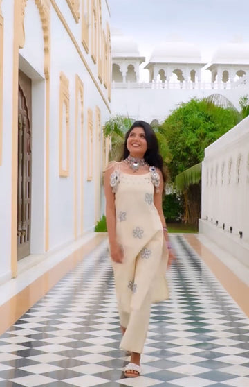 Beautiful sleeveless flower embroidery